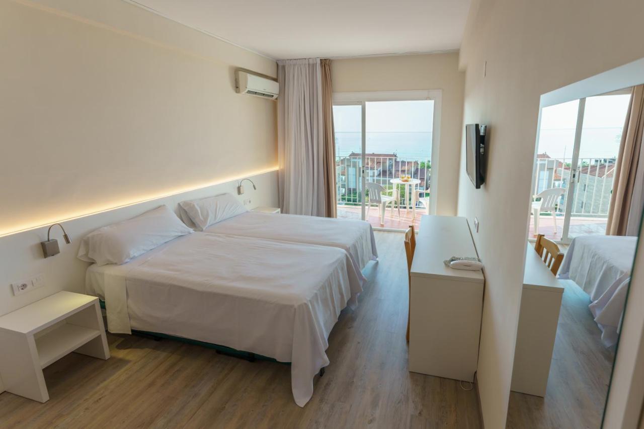 Checkin Catalonia Hotel Calella Bagian luar foto