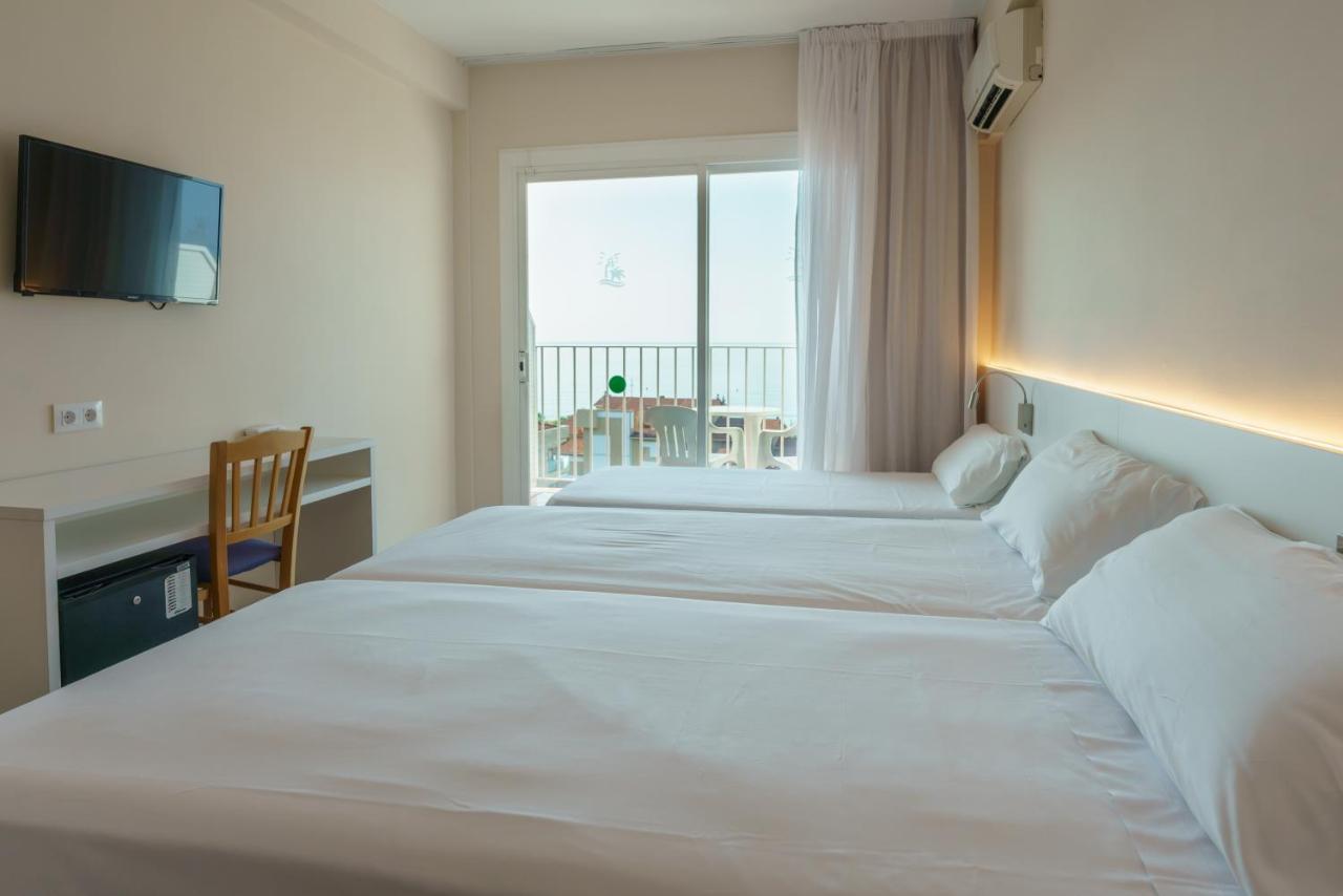 Checkin Catalonia Hotel Calella Bagian luar foto