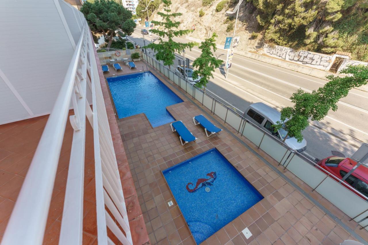 Checkin Catalonia Hotel Calella Bagian luar foto