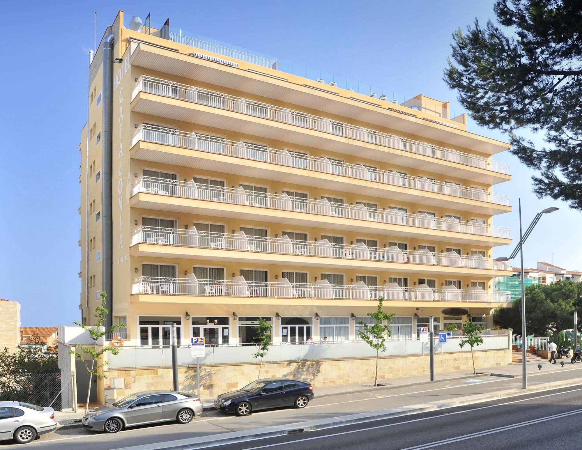 Checkin Catalonia Hotel Calella Bagian luar foto