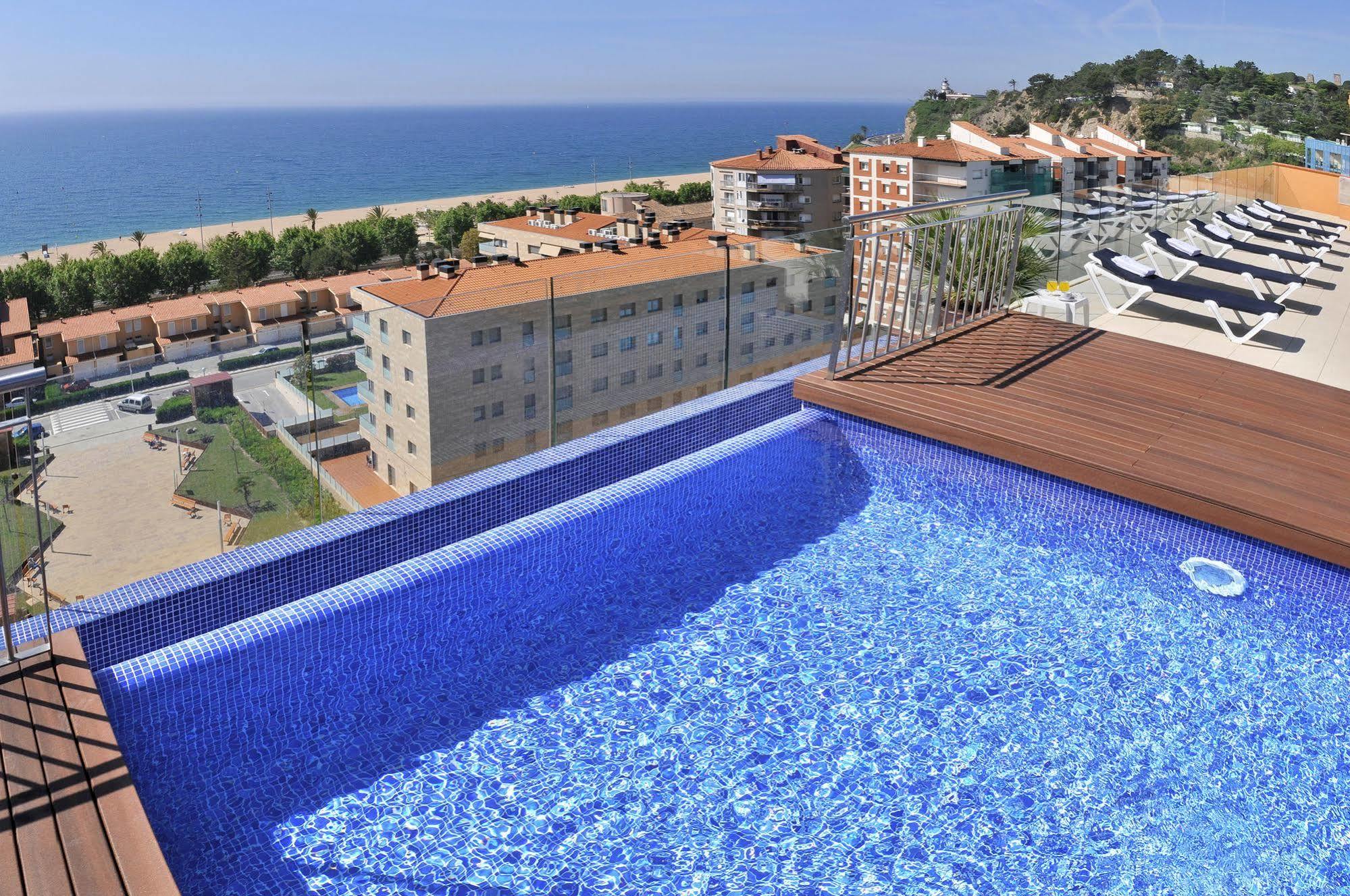 Checkin Catalonia Hotel Calella Bagian luar foto