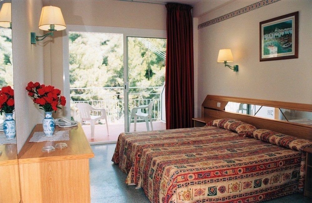 Checkin Catalonia Hotel Calella Bagian luar foto